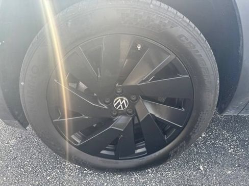 Used 2025 Volkswagen Atlas SE FWD image 7