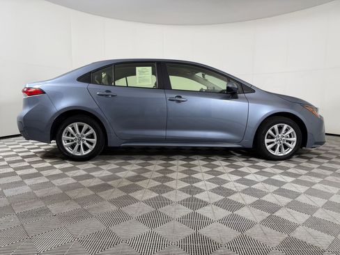 Used 2024 Toyota Corolla LE w/ LE Convenience Package FWD image 8