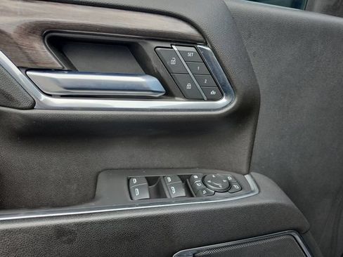 Used 2024 Chevrolet Silverado 2500 LTZ AWD/4WD image 18