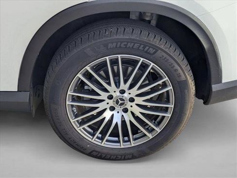 Used 2025 Mercedes-Benz GLC 300 4MATIC image 9