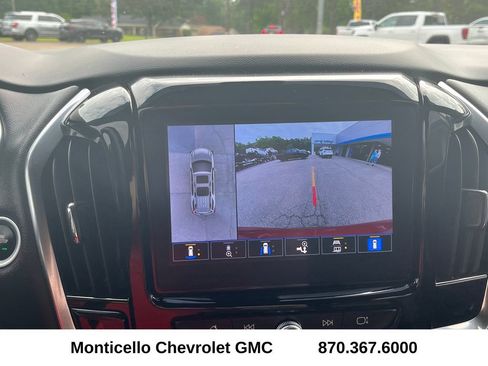 Used 2023 Chevrolet Traverse LT w/ LT Premium Package AWD/4WD image 18