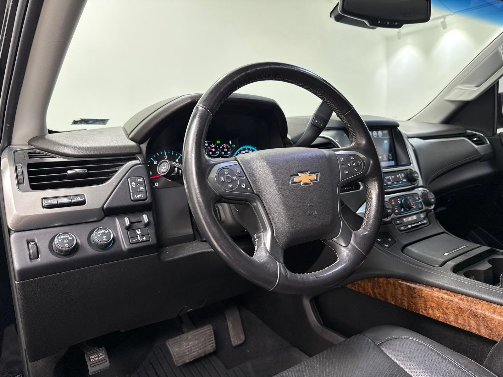 Used 2019 Chevrolet Tahoe Premier AWD/4WD image 18