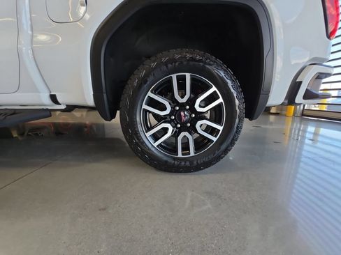 Certified 2025 GMC Sierra 1500 AT4 w/ Technology Package AWD/4WD image 26