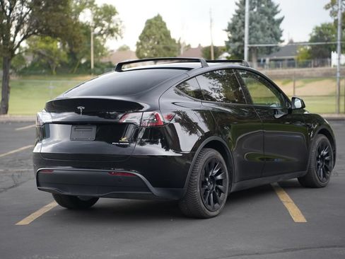 Used 2023 Tesla Model Y Long Range AWD/4WD image 5