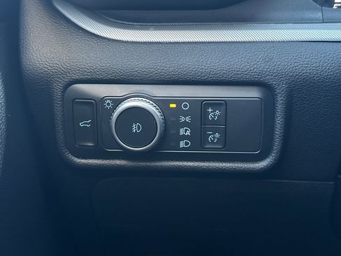 Certified 2022 Ford Explorer XLT w/ Equipment Group 202A image 29