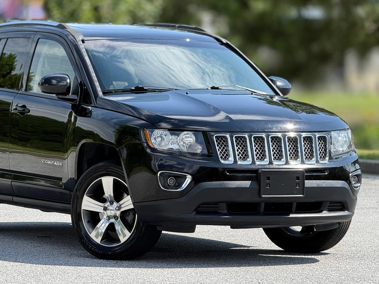 Used 2017 Jeep Compass High Altitude FWD image 46