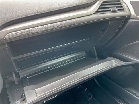 Used 2020 Ford Fusion SE FWD image 31