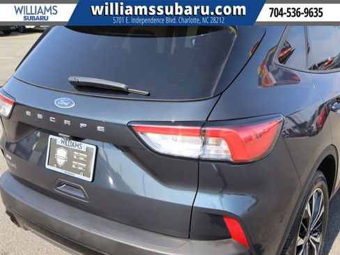 Used 2022 Ford Escape SE w/ SE Sport Appearance Package FWD image 12