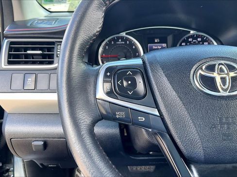 Used 2017 Toyota Camry LE FWD image 19
