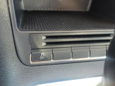 Used 2012 Volkswagen Tiguan S FWD image 25