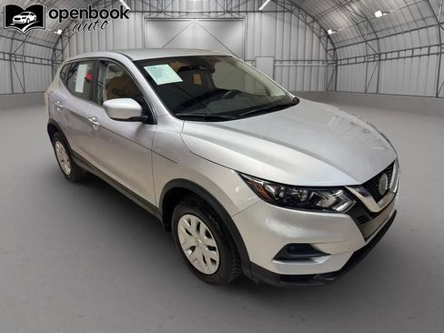 Used 2020 Nissan Rogue Sport S image 3