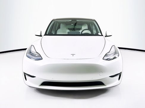 Used 2021 Tesla Model Y Long Range image 2