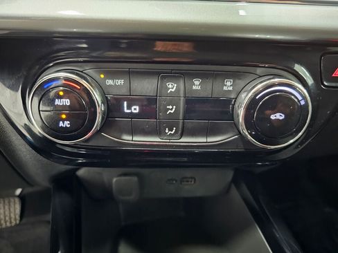 Used 2025 Chevrolet Trax LT FWD image 20