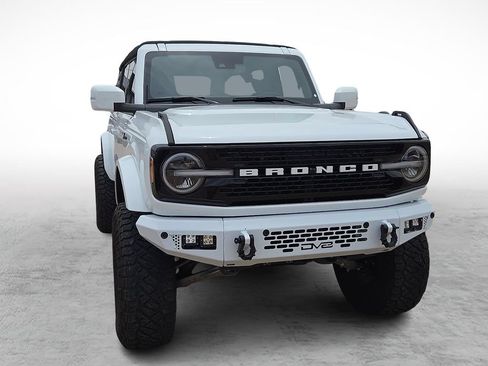Used 2023 Ford Bronco Outer Banks AWD/4WD image 2