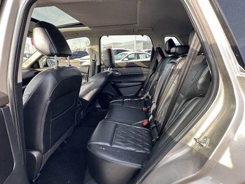 Used 2021 Nissan Rogue Platinum image 27