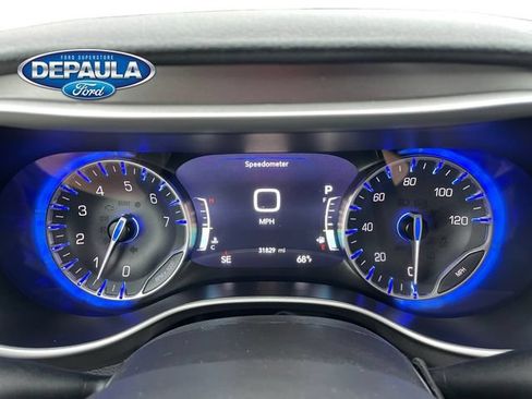 Used 2024 Chrysler Pacifica Touring-L w/ Road Tripper Package AWD/4WD image 2
