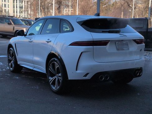 Used 2024 Jaguar F-PACE SVR image 10