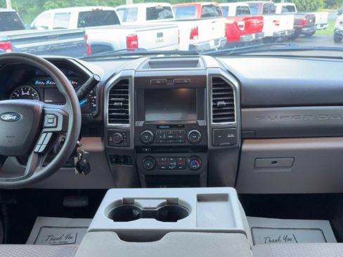 Used 2017 Ford F250 XLT w/ XLT Premium Package AWD/4WD image 13