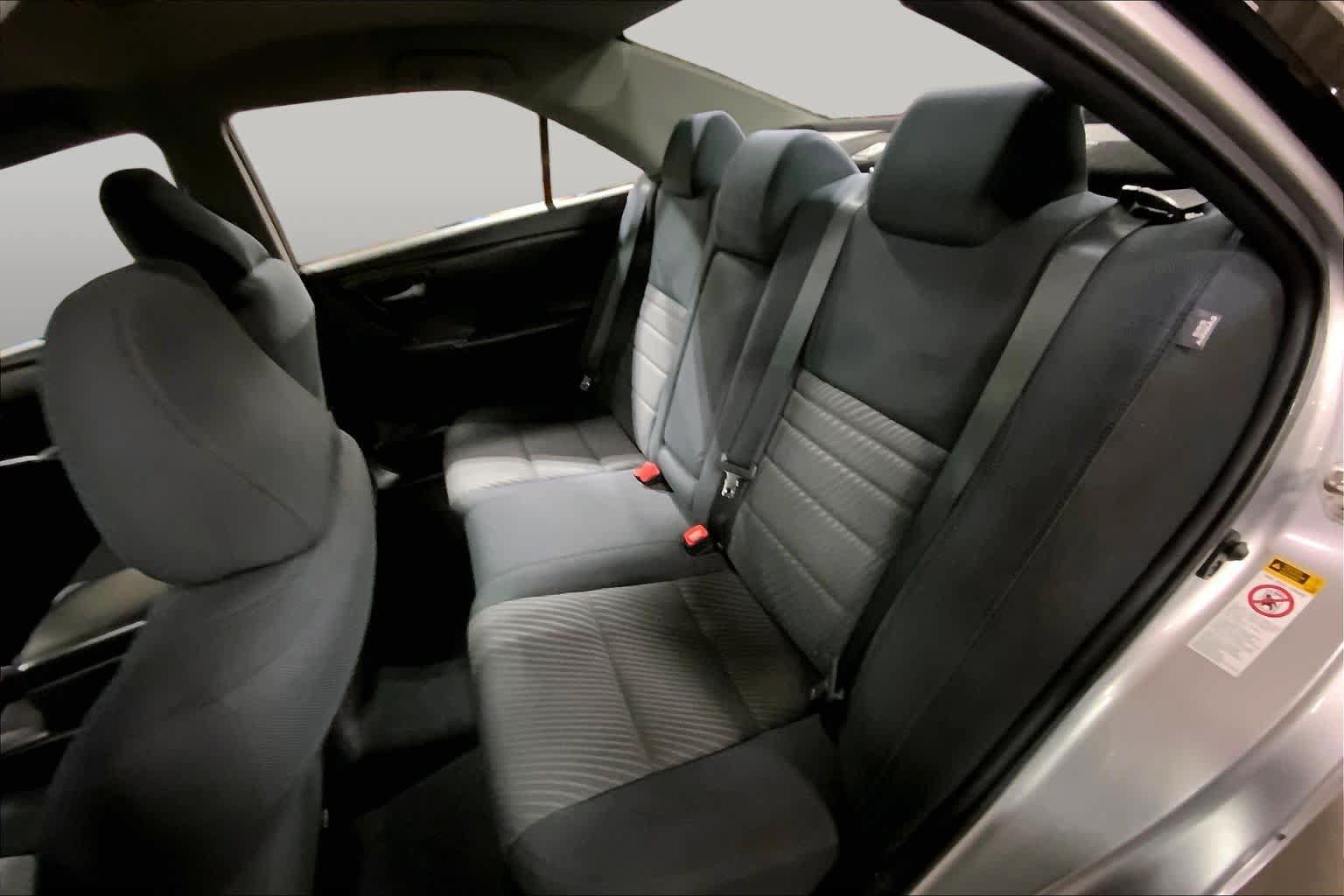 Used 2017 Toyota Camry LE FWD image 20