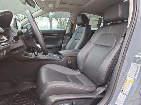 Used 2023 Honda Civic Touring image 9