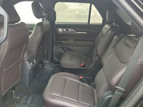 Used 2025 Ford Explorer Platinum w/ LUX Leather Package image 14