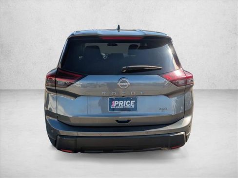 Used 2024 Nissan Rogue S image 6