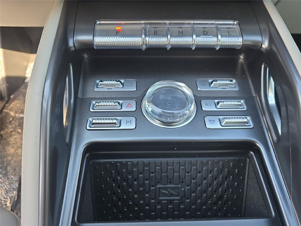 New 2026 Lincoln Nautilus Premier AWD/4WD image 17