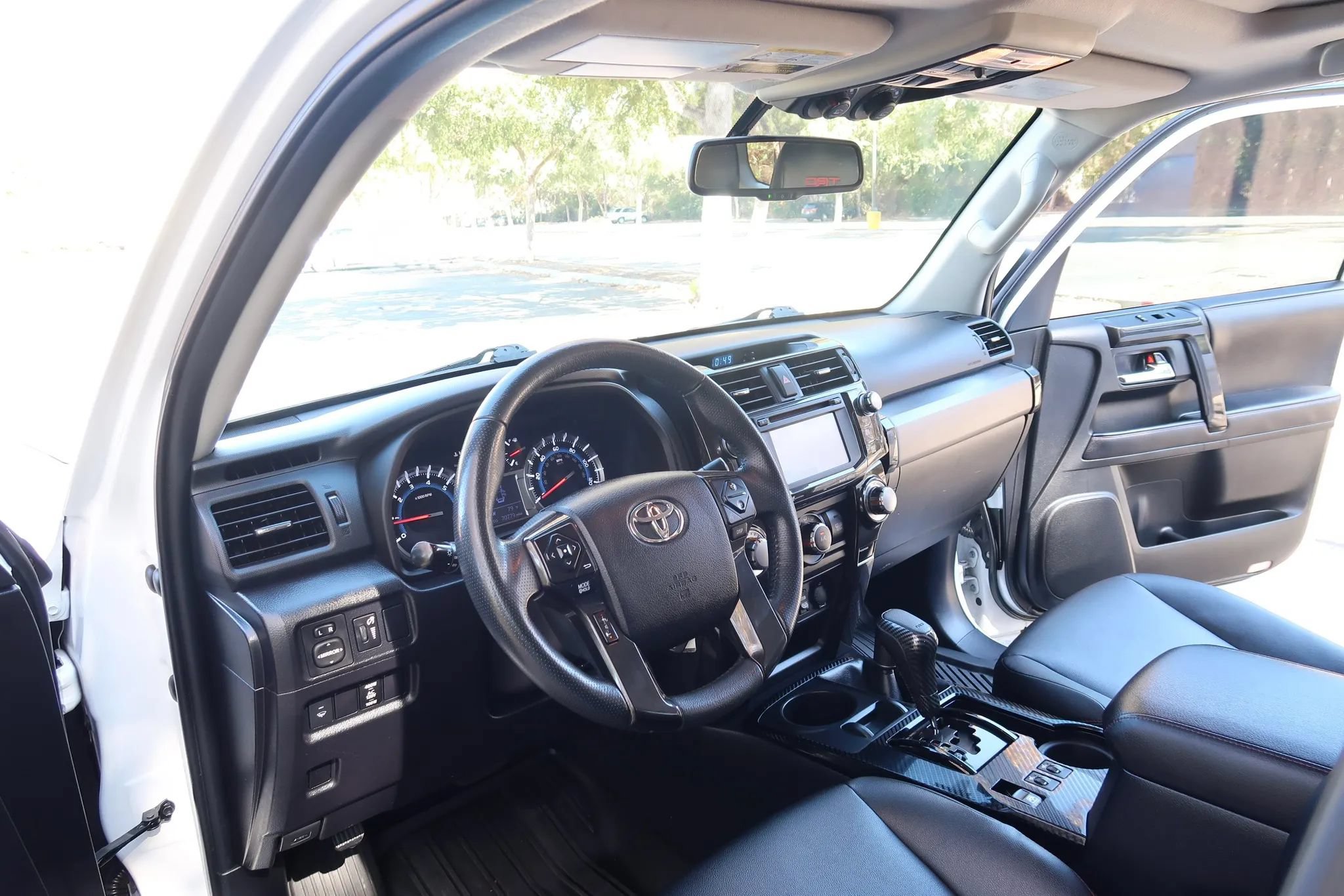 Used 2017 Toyota 4Runner TRD Off-Road Premium AWD/4WD image 13