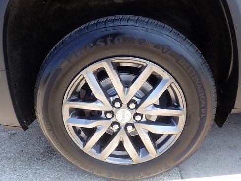 Used 2017 GMC Acadia SLT AWD/4WD image 32