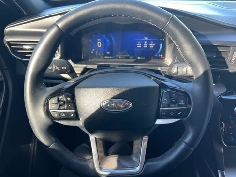 Used 2022 Ford Explorer Platinum w/ Equipment Group 601A image 14