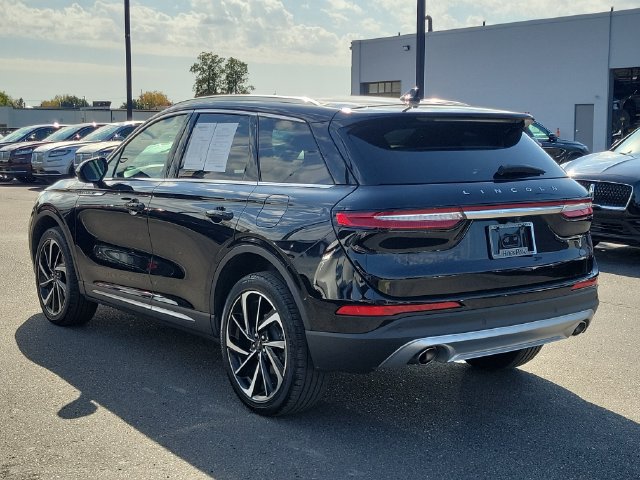 Used 2023 Lincoln Corsair Reserve AWD/4WD image 3