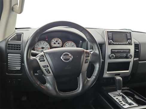 Used 2015 Nissan Titan PRO-4X image 16