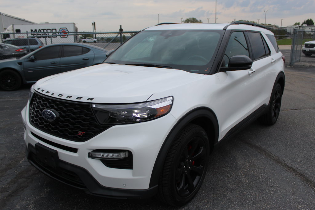 Used 2024 Ford Explorer ST w/ Equipment Group 401A AWD/4WD image 2