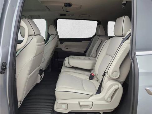 New 2026 Honda Odyssey Touring image 14