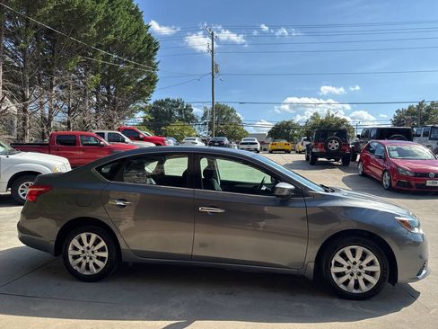 Used 2017 Nissan Sentra S FWD image 7