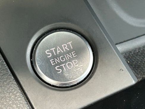 Used 2023 Audi A4 2.0T Premium w/ Convenience Package image 27