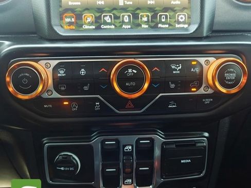 Used 2021 Jeep Gladiator Mojave AWD/4WD image 30