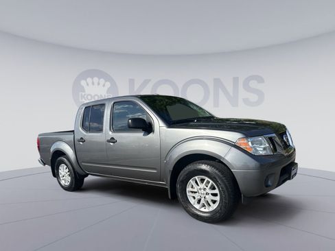 Used 2018 Nissan Frontier SV image 10