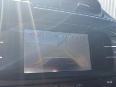 Used 2016 Kia Soul + FWD image 26