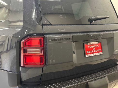 Certified 2025 Toyota Land Cruiser image 7