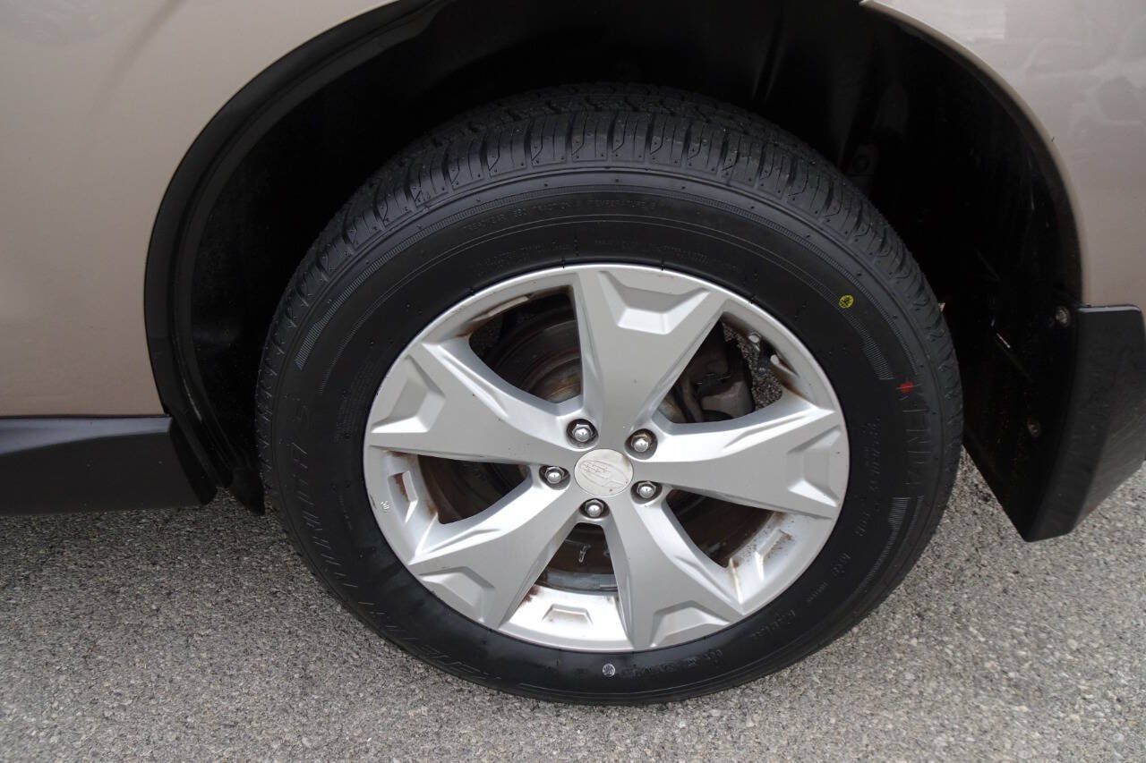 Used 2015 Subaru Forester 2.5i Premium AWD/4WD image 10