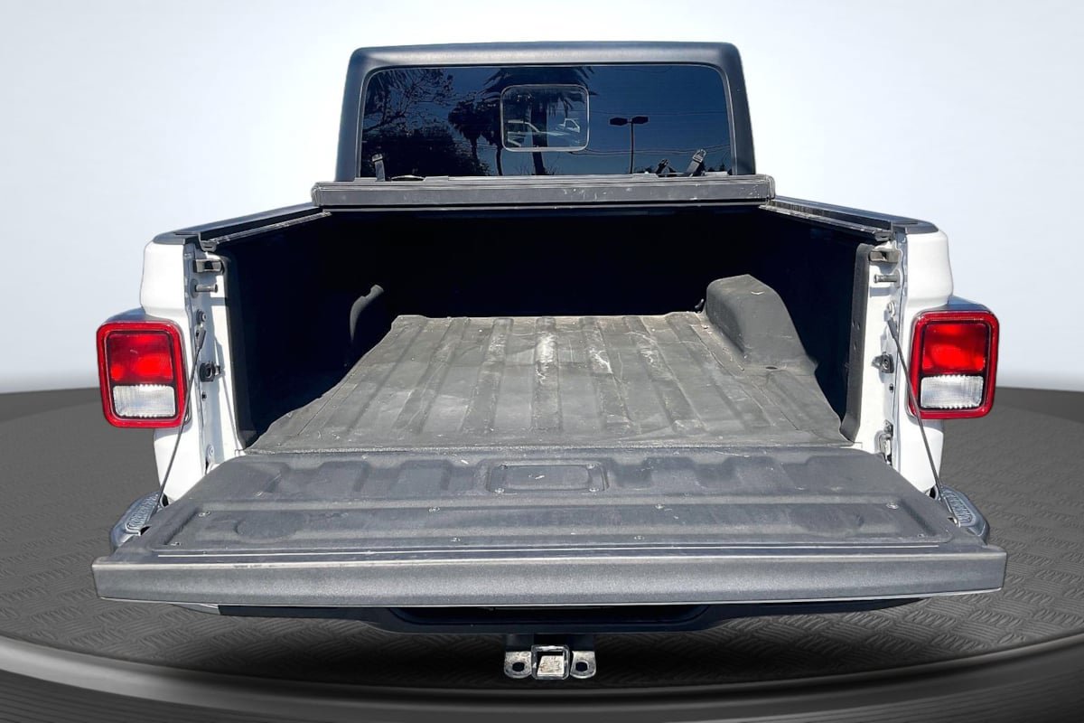 Used 2020 Jeep Gladiator Sport w/ Quick Order Package 24S AWD/4WD image 18
