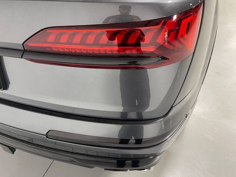 Used 2021 Audi SQ7 Premium Plus w/ Driver Assistance Package AWD/4WD image 14
