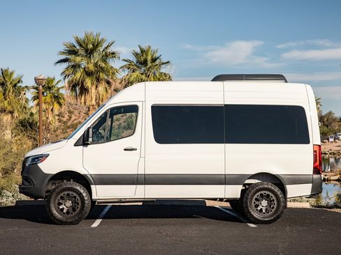 Used 2024 Mercedes-Benz Sprinter 2500 image 51