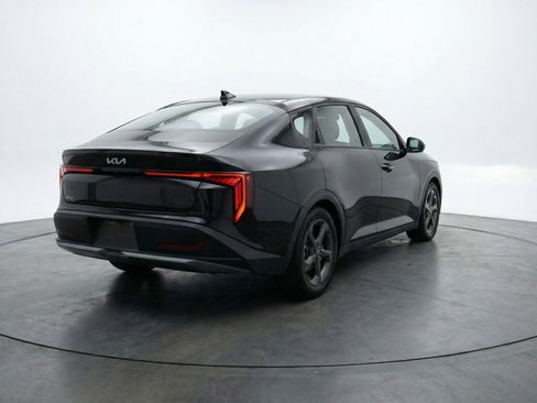 Used 2025 Kia K4 LXS image 9