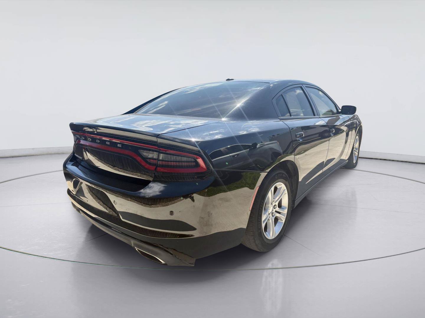 Used 2021 Dodge Charger SXT RWD image 5