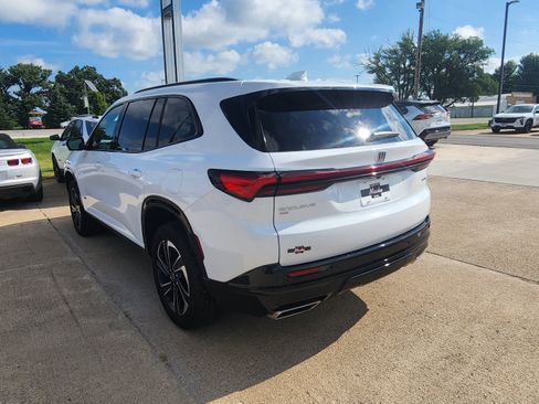 Certified 2025 Buick Enclave Sport Touring AWD/4WD image 8