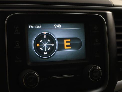 Used 2018 RAM 1500 Classic SLT image 8