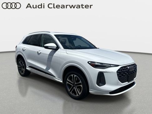 Used 2025 Audi Q5 Premium w/ Convenience Package AWD/4WD image 4
