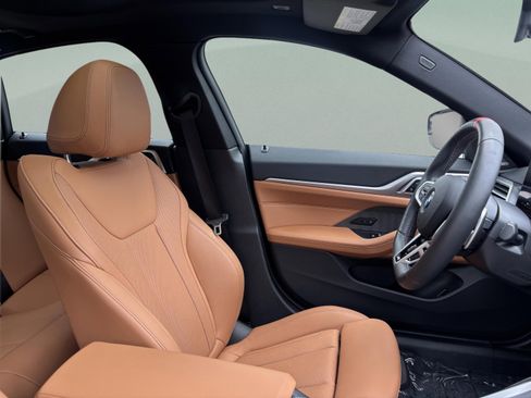 Certified 2025 BMW M440i image 26